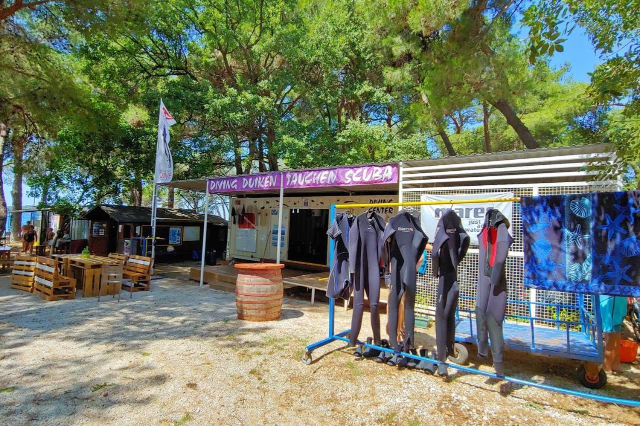 Lux Camp - Mobile Homes In Bi Village Fažana Exterior foto
