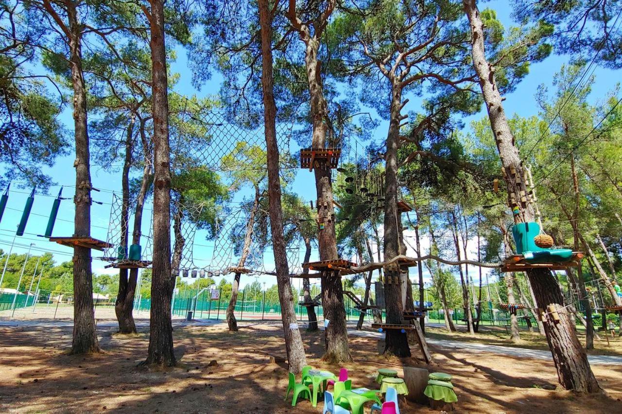 Lux Camp - Mobile Homes In Bi Village Fažana Exterior foto